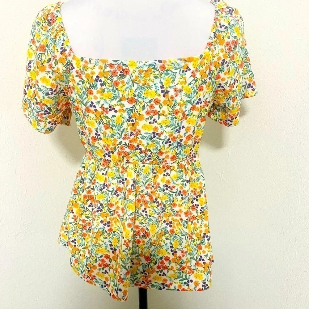 No Boundaries Juniors' Flutter Sleeve Smocked Floral Top Large (11/13) EUC